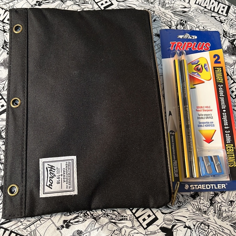 Hilroy binder bag and pencils